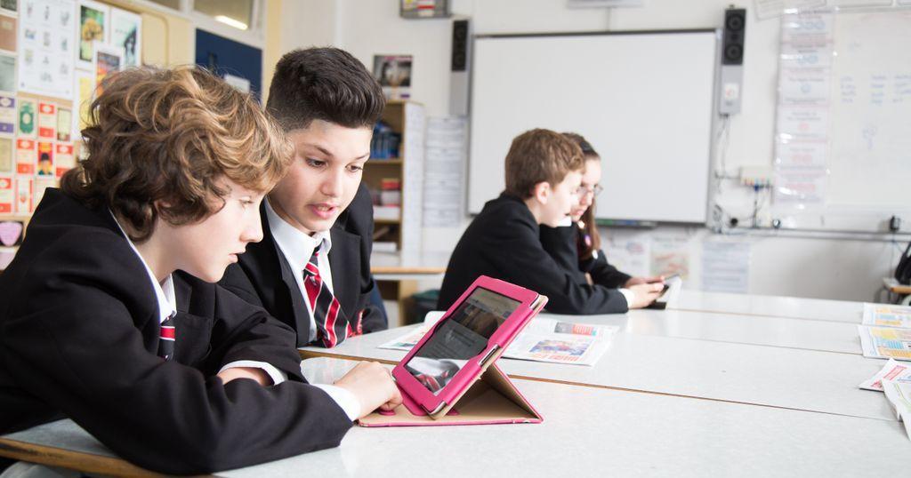 First News Engage Pro Screenshot